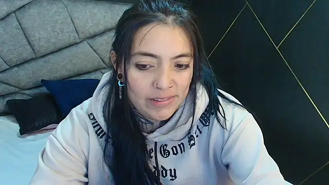 LiaMonroee  online show from December 1, 2025, 11:44 am