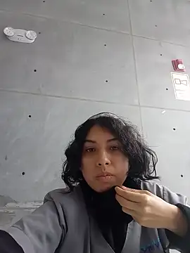 Syndel23 online show from September 12, 2025, 5:02 pm