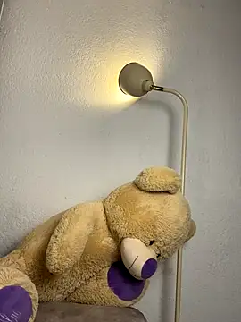 NicoleLeinn online show from September 22, 2025, 3:34 am