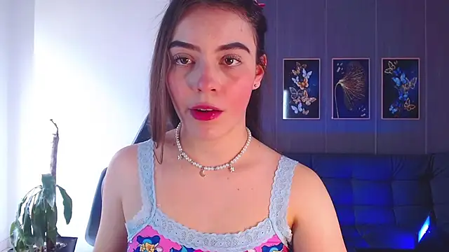 melodydoll online show from October 3, 2025, 4:08 pm