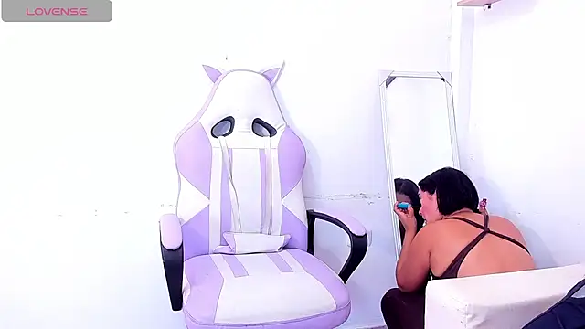 Gabrielaa Miller  online show from October 8, 2025, 7:36 pm