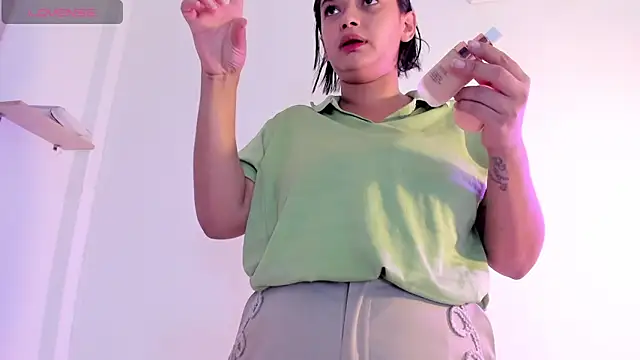 Gabrielaa Miller  online show from November 20, 2025, 7:47 pm