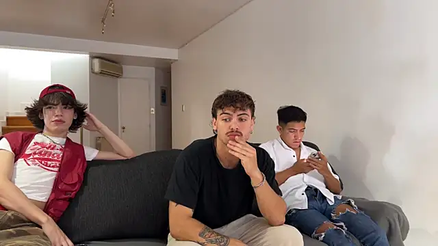 lenruy online show from April 18, 2026, 8:42 pm