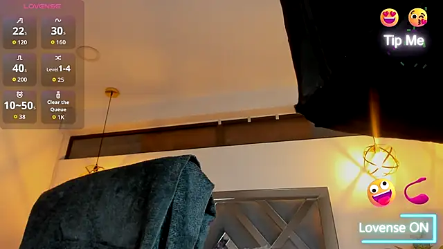 Candy Hott7 online show from September 19, 2025, 8:35 pm