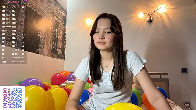 Snapshot of KiraVelvet chatting on September 12, 2025, 9:42 am KiraVelvet online show from September 12, 2025, 9:42 am