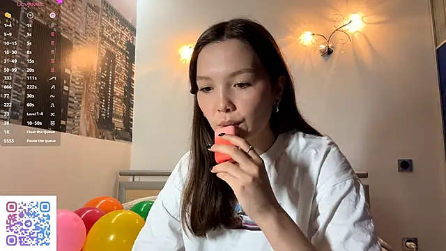 Snapshot of KiraVelvet chatting on September 14, 2025, 9:42 am KiraVelvet online show from September 14, 2025, 9:42 am