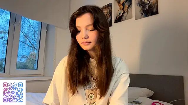 Snapshot of KiraVelvet chatting on October 6, 2025, 2:07 pm KiraVelvet online show from October 6, 2025, 2:07 pm