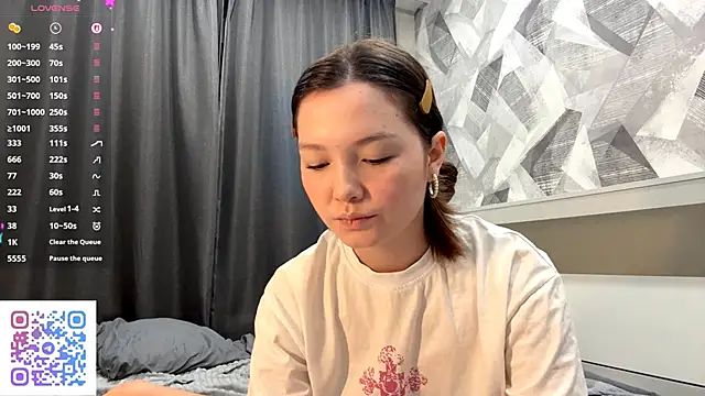 Snapshot of KiraVelvet chatting on October 26, 2025, 4:18 pm KiraVelvet online show from October 26, 2025, 4:18 pm