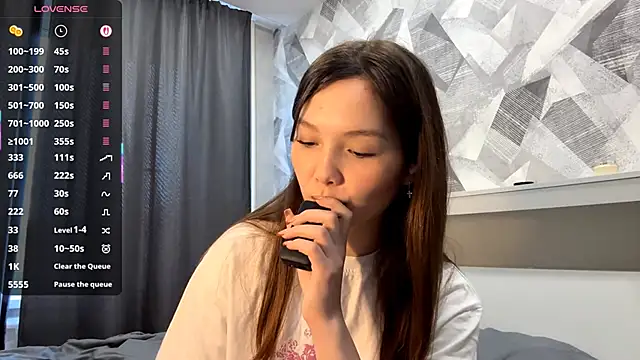 Snapshot of KiraVelvet chatting on October 11, 2025, 11:33 am KiraVelvet online show from October 11, 2025, 11:33 am