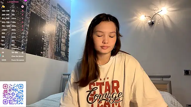 Snapshot of KiraVelvet chatting on September 22, 2025, 2:50 am KiraVelvet online show from September 22, 2025, 2:50 am