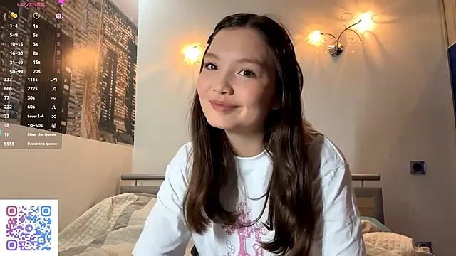 Snapshot of KiraVelvet chatting on September 19, 2025, 9:46 am KiraVelvet online show from September 19, 2025, 9:46 am