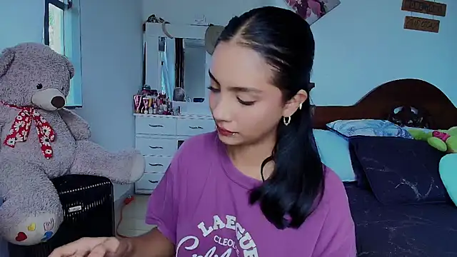 mia yireth online show from October 3, 2025, 3:13 pm