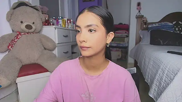 mia yireth online show from November 10, 2025, 10:37 pm