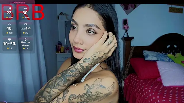 mia yireth online show from November 25, 2025, 12:22 am