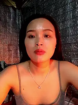 Lili lovely online show from December 1, 2025, 1:50 am