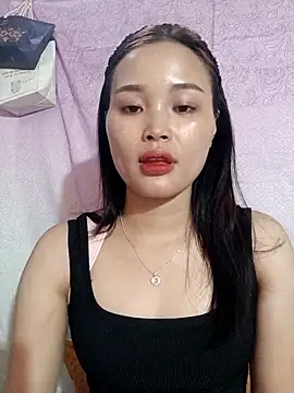 Lili lovely online show from October 9, 2025, 1:28 am