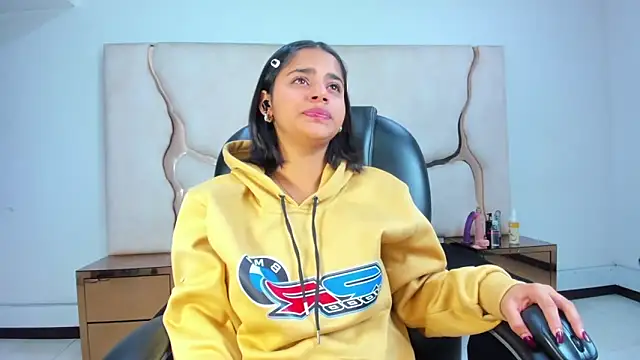 ScarletDoll online show from September 13, 2025, 3:06 am