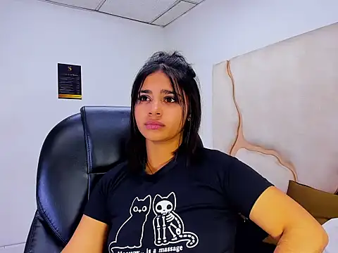 ScarletDoll online show from October 18, 2025, 3:19 am