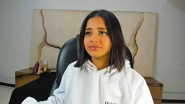 ScarletDoll online show from September 15, 2025, 3:07 am