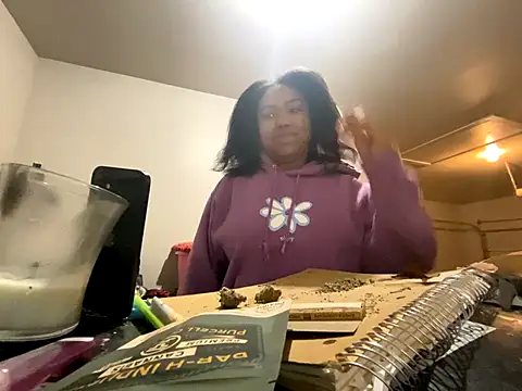 princesslivv online show from October 25, 2025, 7:03 pm