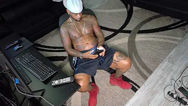 SLANGONDEMHOES online show from September 13, 2025, 6:41 pm