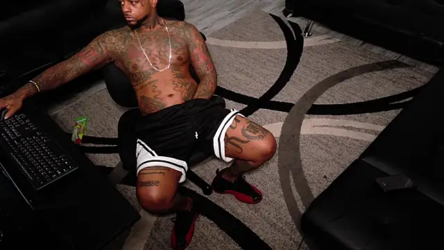 SLANGONDEMHOES online show from March 19, 2026, 7:08 am