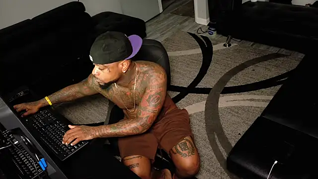 SLANGONDEMHOES online show from March 8, 2026, 4:43 pm