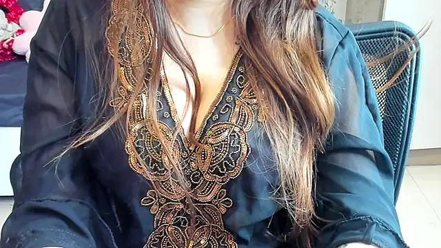 Snapshot of Shawtty_Girl chatting on November 19, 2025, 4:01 am Shawtty Girl online show from November 19, 2025, 4:01 am