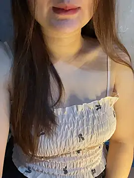 Snapshot of Hinne07 chatting on January 18, 2026, 2:26 am Hinne07 online show from January 18, 2026, 2:26 am