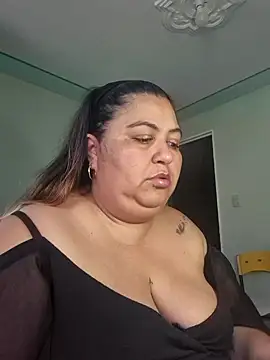 curvy diva  online show from February 19, 2026, 9:45 pm