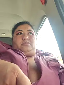 curvy diva  online show from December 18, 2025, 6:01 pm