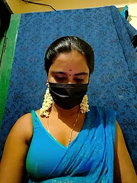 mini-queen online show from October 11, 2025, 7:37 pm