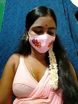 mini-queen online show from September 8, 2025, 2:27 pm