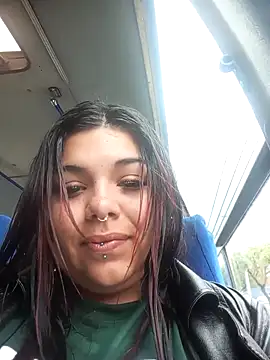 snow belle online show from December 1, 2025, 5:58 pm