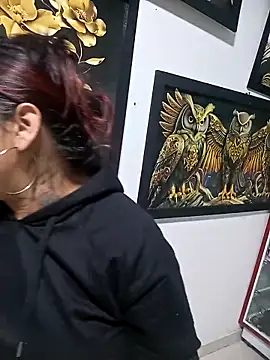 snow belle online show from September 11, 2025, 2:33 am