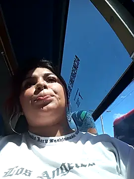 snow belle online show from November 26, 2025, 5:02 pm