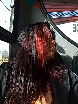 snow belle online show from October 27, 2025, 8:21 pm