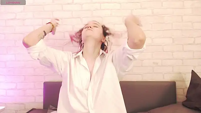 Ericha Stone online show from March 19, 2026, 1:27 am