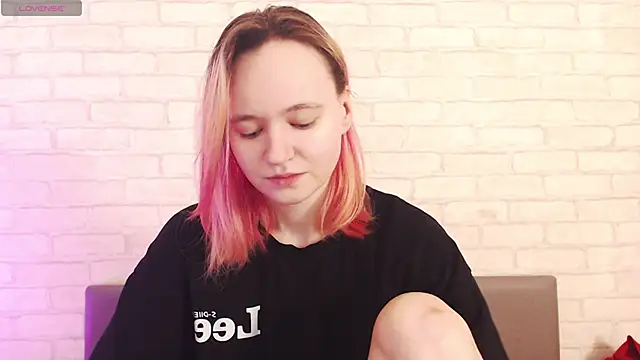 Snapshot of Ericha_Stone chatting on February 19, 2026, 1:24 am Ericha Stone online show from February 19, 2026, 1:24 am