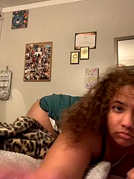 StylishEchium online show from October 11, 2025, 9:27 pm