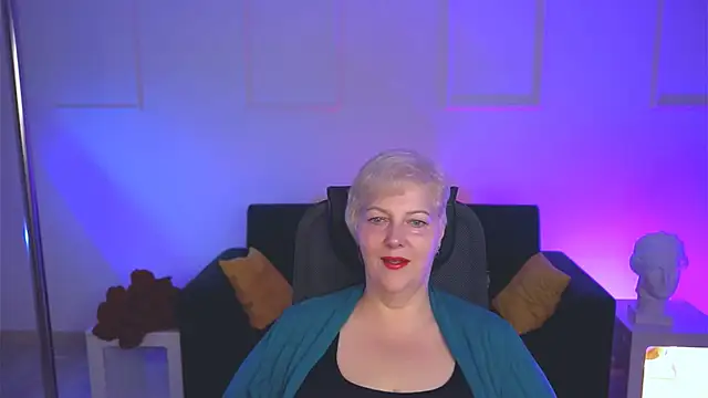 MaryMogan online show from September 12, 2025, 6:13 am