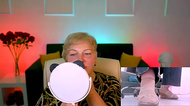 MaryMogan online show from October 2, 2025, 12:19 pm