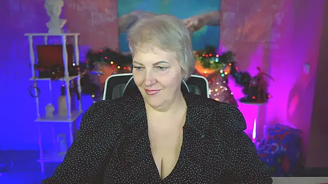 MaryMogan online show from December 19, 2025, 2:08 pm