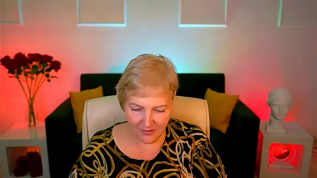 MaryMogan online show from October 1, 2025, 12:53 pm