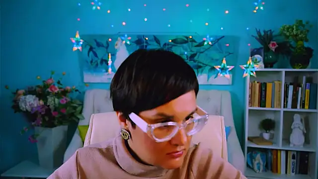 LauraDavidsons online show from September 29, 2025, 6:24 pm