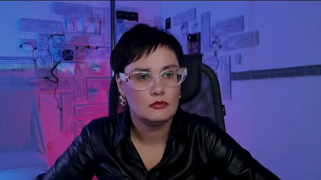 LauraDavidsons online show from November 9, 2025, 4:55 pm