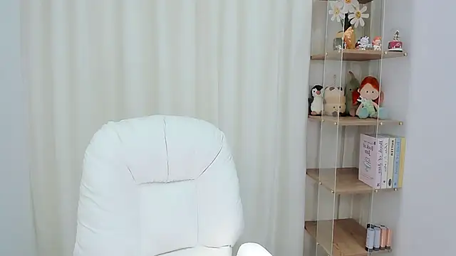 Nia-daozhu111 online show from February 6, 2026, 9:38 am