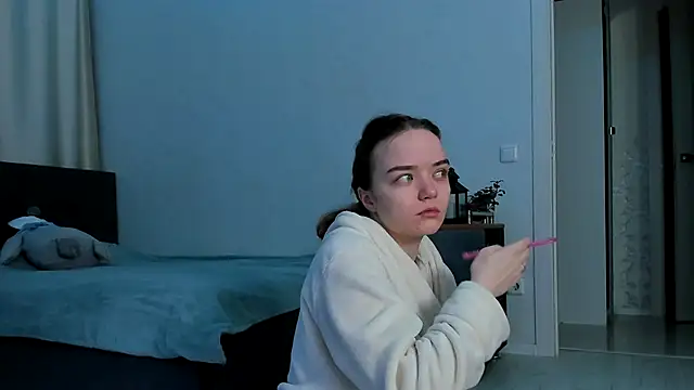 JanetShy online show from January 7, 2026, 7:13 am