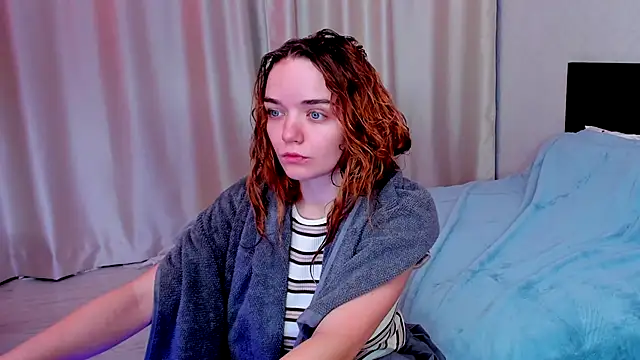 JanetShy online show from September 22, 2025, 7:03 am