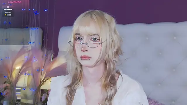 cutetomie online show from March 3, 2026, 9:11 pm